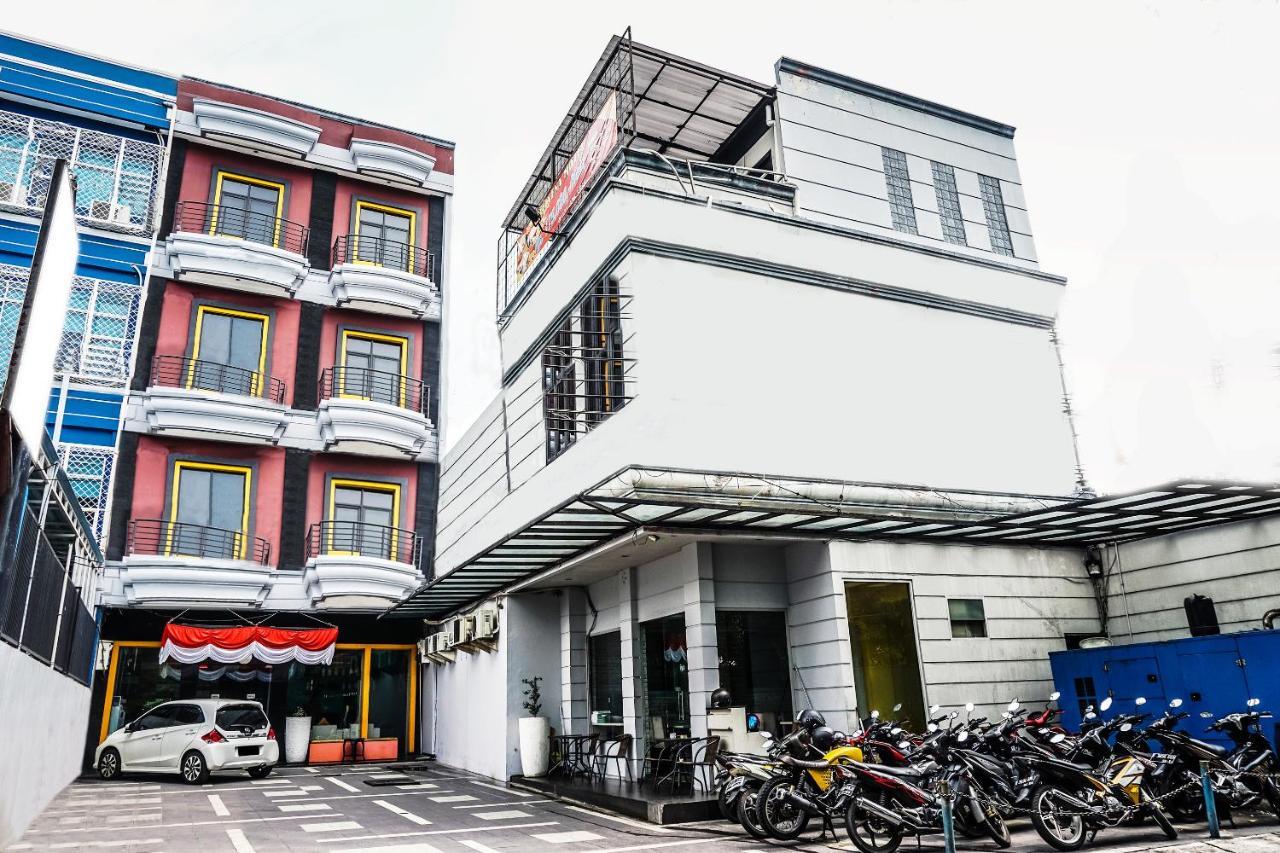 Oyo 119 Belvena Hotel Jakarta Exterior photo