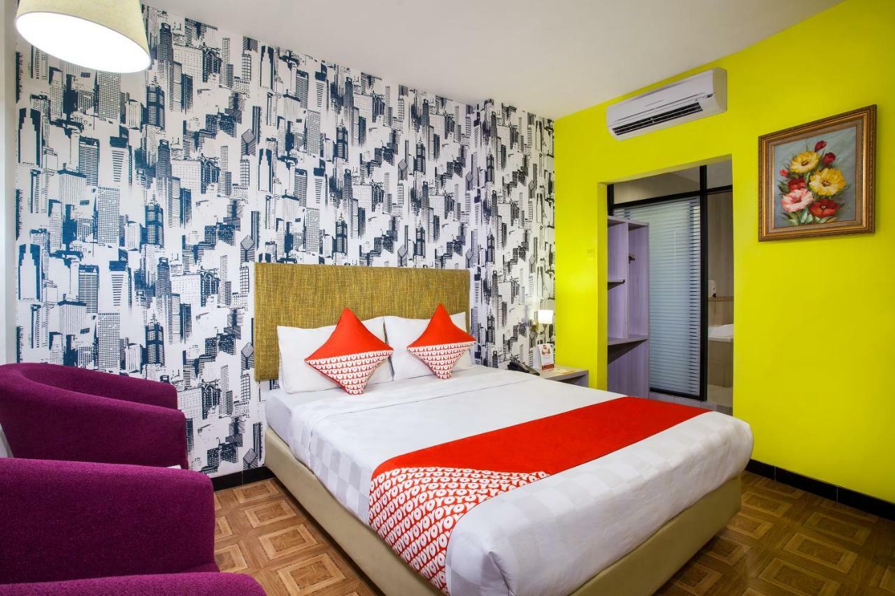 Oyo 119 Belvena Hotel Jakarta Exterior photo